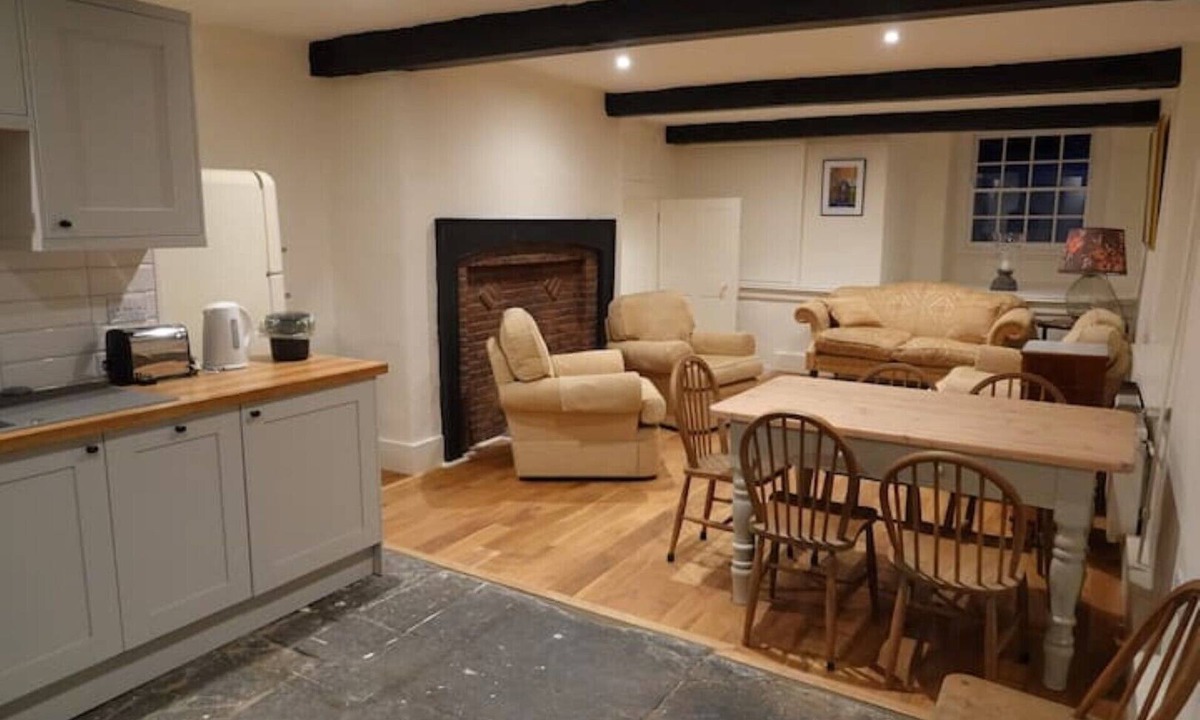 Sherborne Cottage | The Yard House Cottage 2