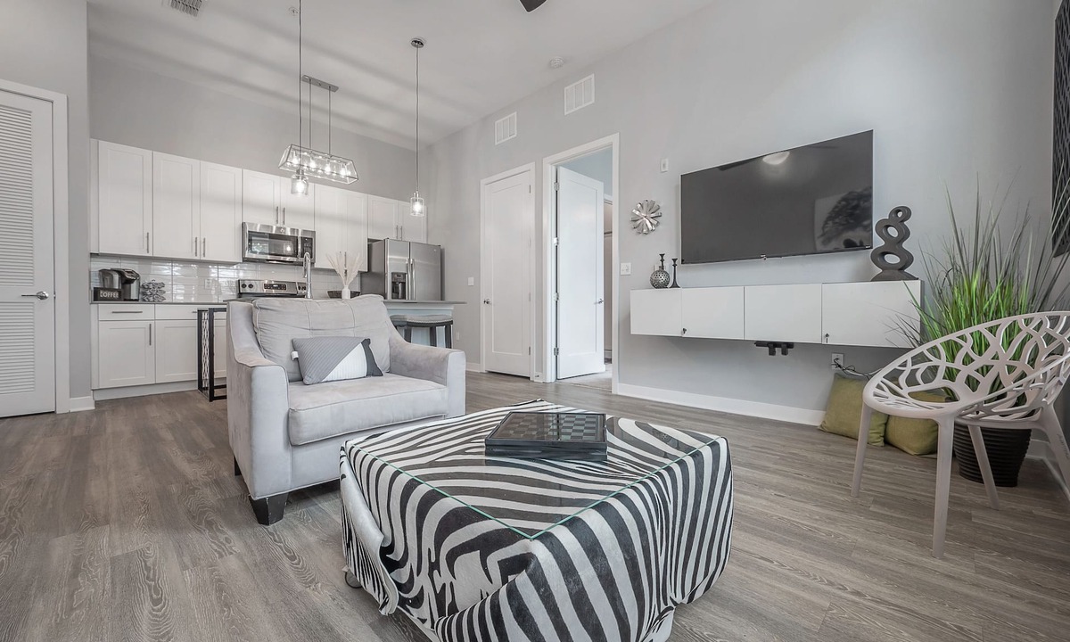 Historic Ybor Condo | The Ybor City Flat🌆🌴☀️