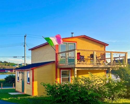 Heart's Delight House | The Yellow Dory -Hearts Delight 2BR! Ocean Views