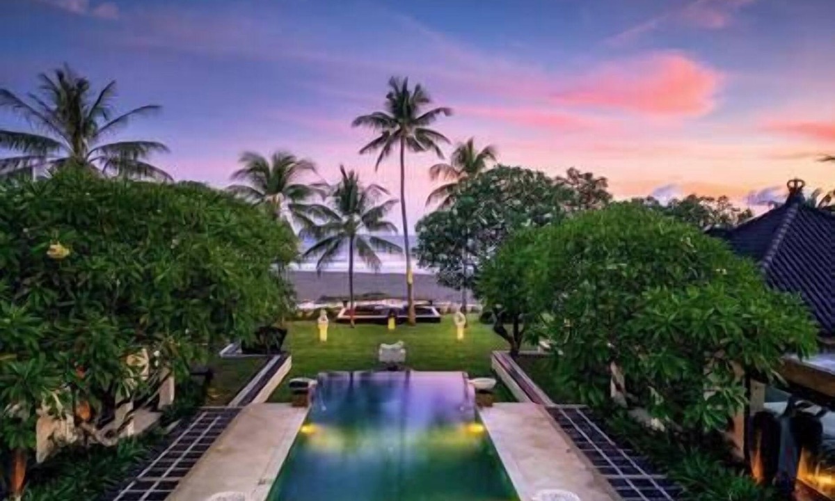 Saba Villa | The Ylang Ylang | Sanur 6BR Beachfront | 16m Pool & Private Chef
