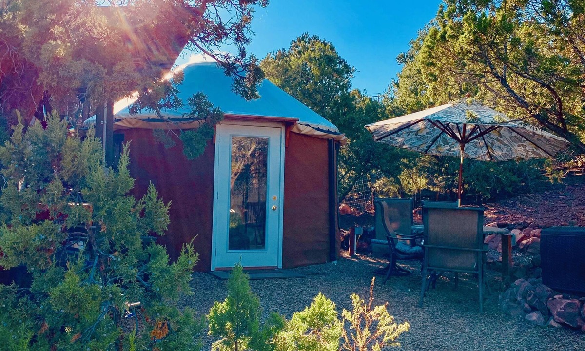 Zuzax Villa | The YOGA YURTA. Extremely Civilized Glamping at SUNNY MELLOW ECO VILLA!