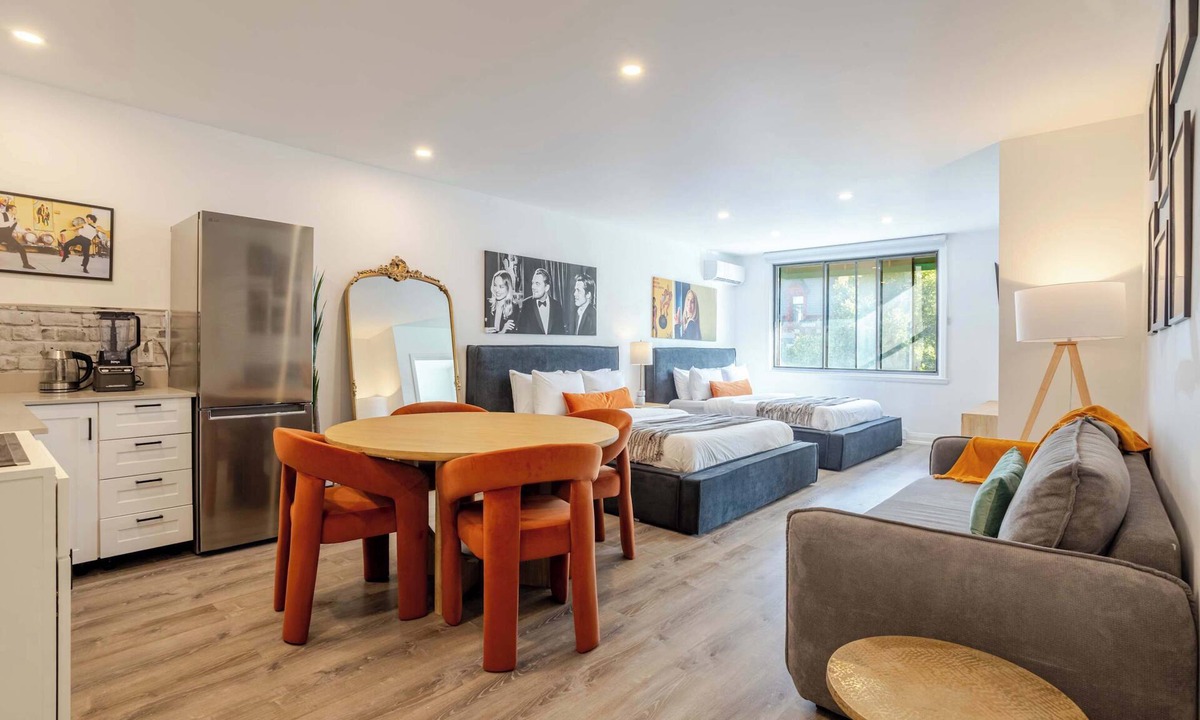 Latin Quarter Apartment | The Zen Cityscape: Charming 1 BR Apt in DT MTL