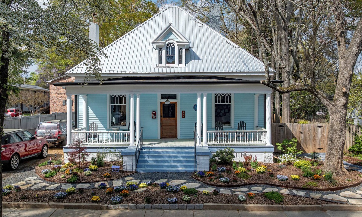 Athens House | The Zen Palace
