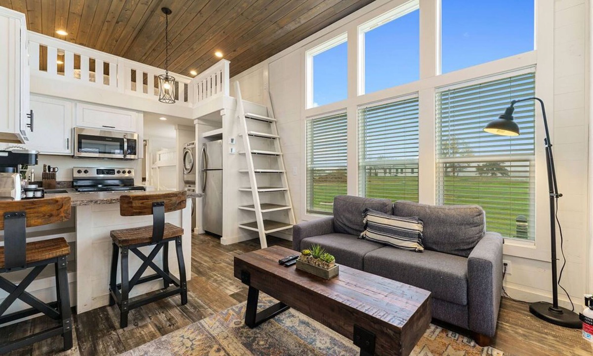Austin Cabin | The Zilker - Luxury Tiny Home In Austin, TX