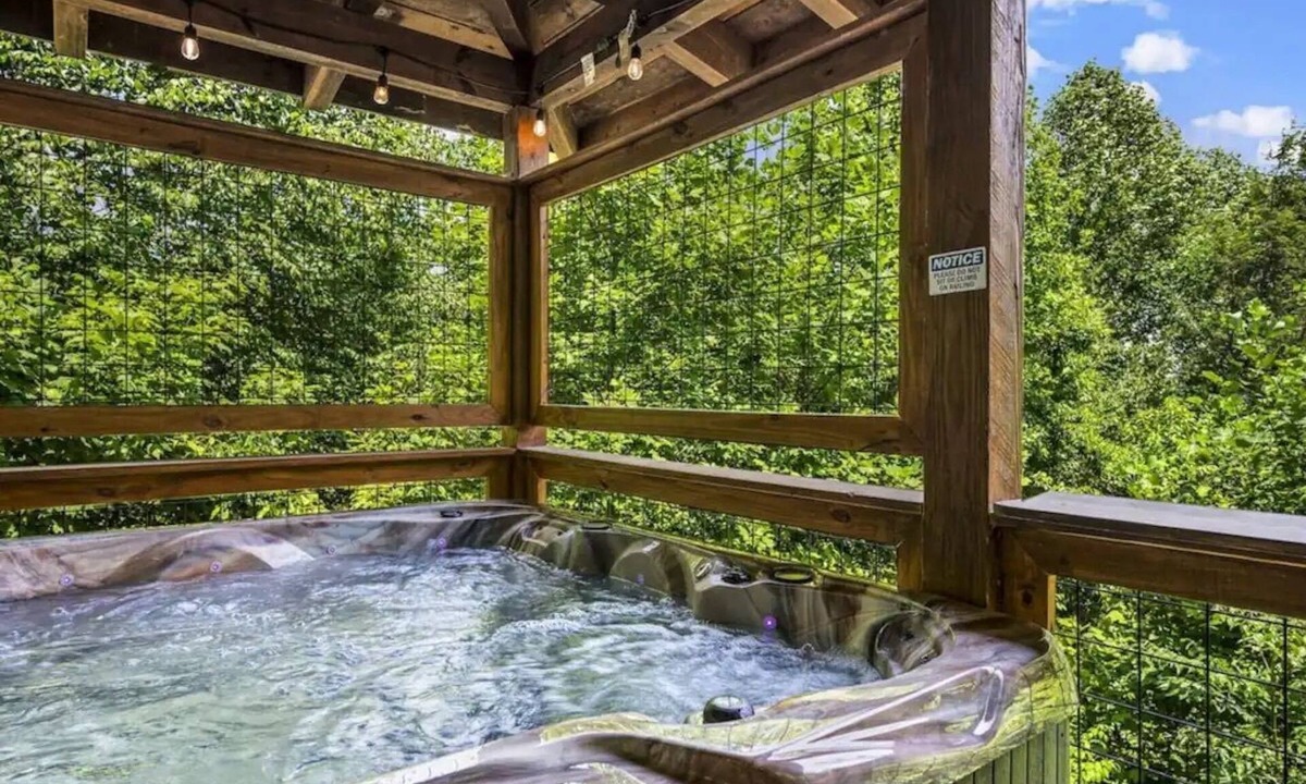 Hemlock Hills Cabin | Theater Cabin with Hot Tub and Fire Pit, Sleeps 8