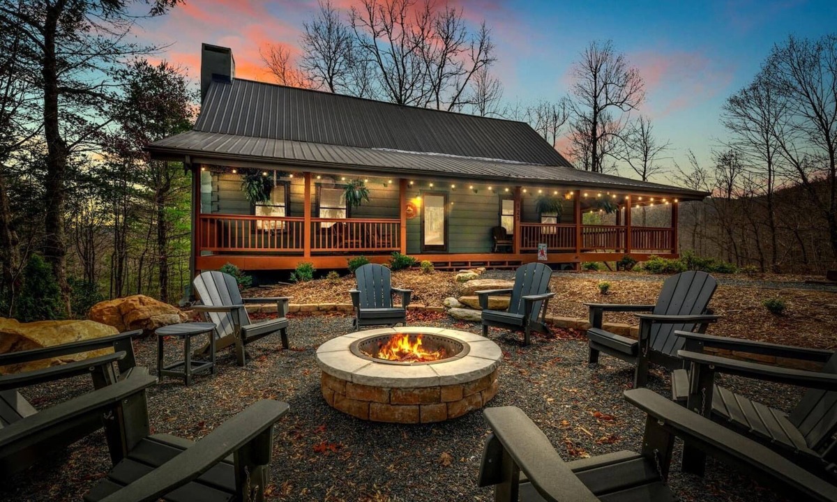 Boone Cabin | Theater| Gameroom | Fire Pit | Hot Tub
