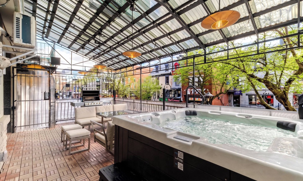 Latin Quarter Apartment | Theatre Hotel by Lodgo