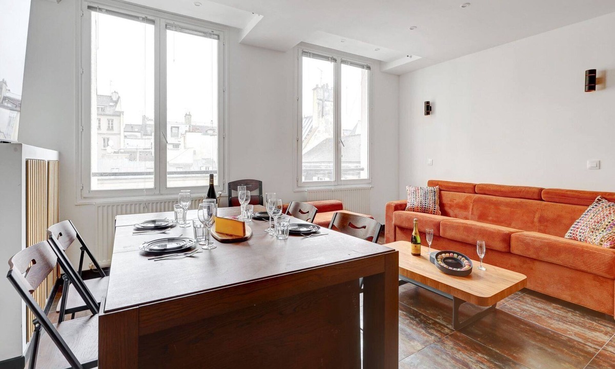 Marais Apartment | TheBlueStay 193 ME3D - Spacious Apt with Jacuzzi