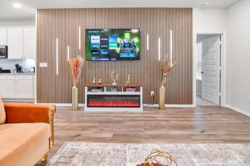 Magnolia House | Themed Game Room House 5 bedr near The Woodlands