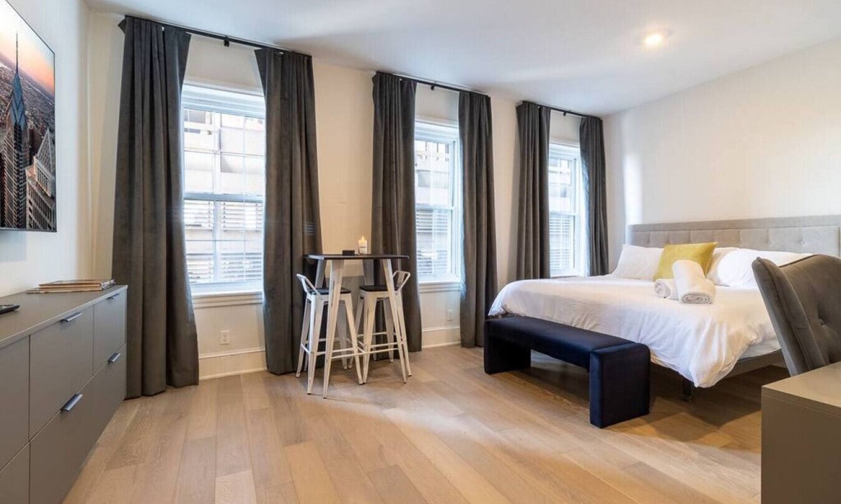 Gayborhood Apartment | Thena Hotel - Huge Studio - Midtown