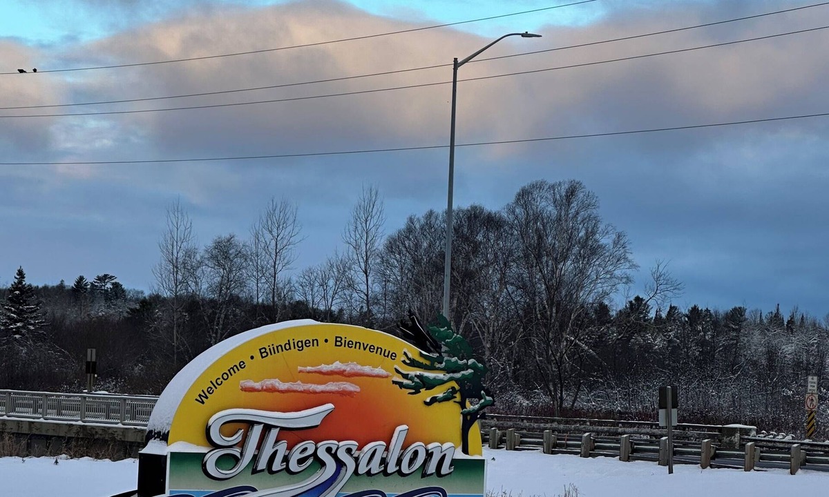 Huron Shores House | Thessalon Farm house nn4 bedroom house with WiFi AC infinity opportunity