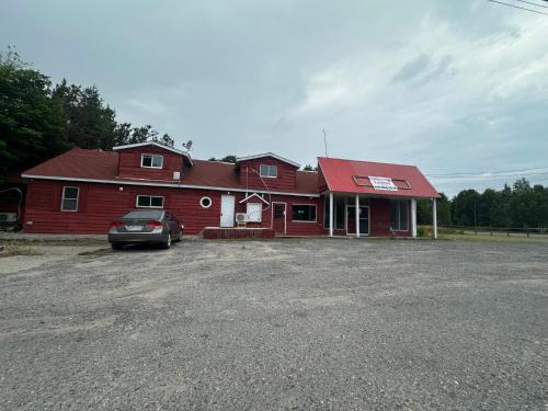Huron Shores Apartment | Thessalon Farm House -Space Share