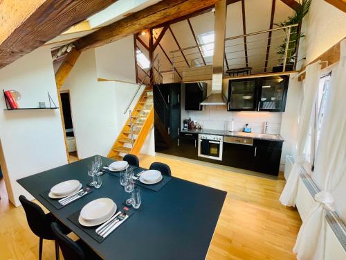 Unterseen Apartment | -TheUrbanist- Sauna Free Parking Fast WiFi