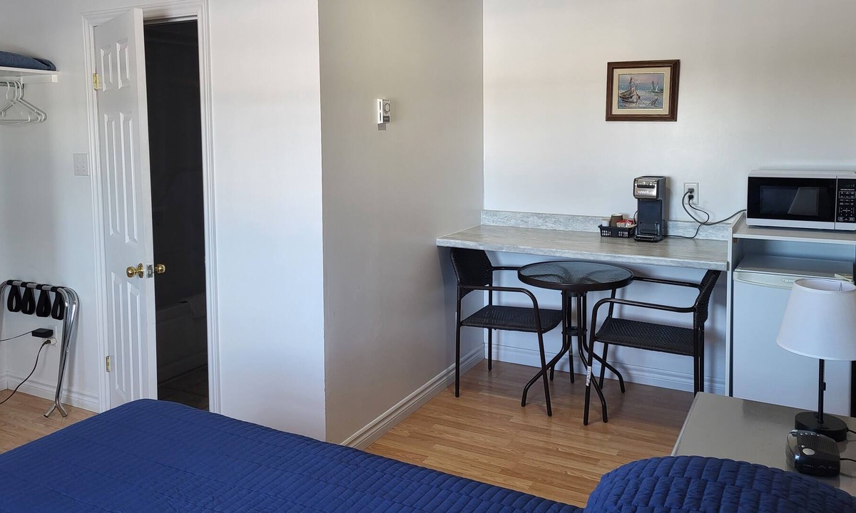 Cormack House | Thickwood Inn - Room #5 (2 people)