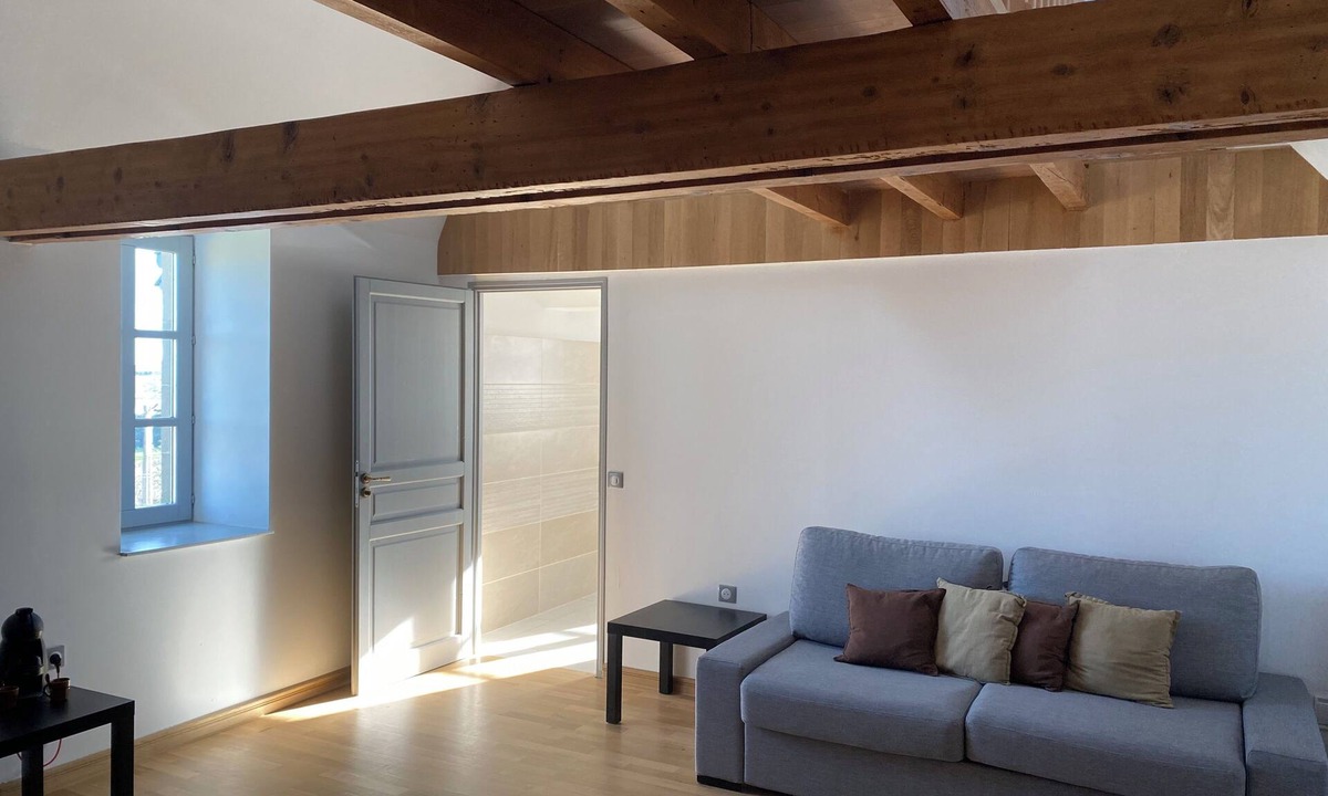 Montmarault Apartment | Thierry room in Château Camus