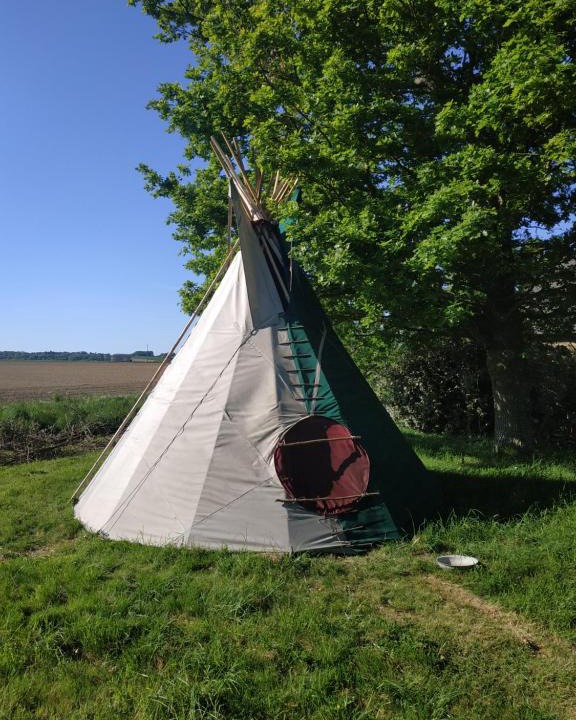 Bazouges-la-Perouse Other | Thipi Khola