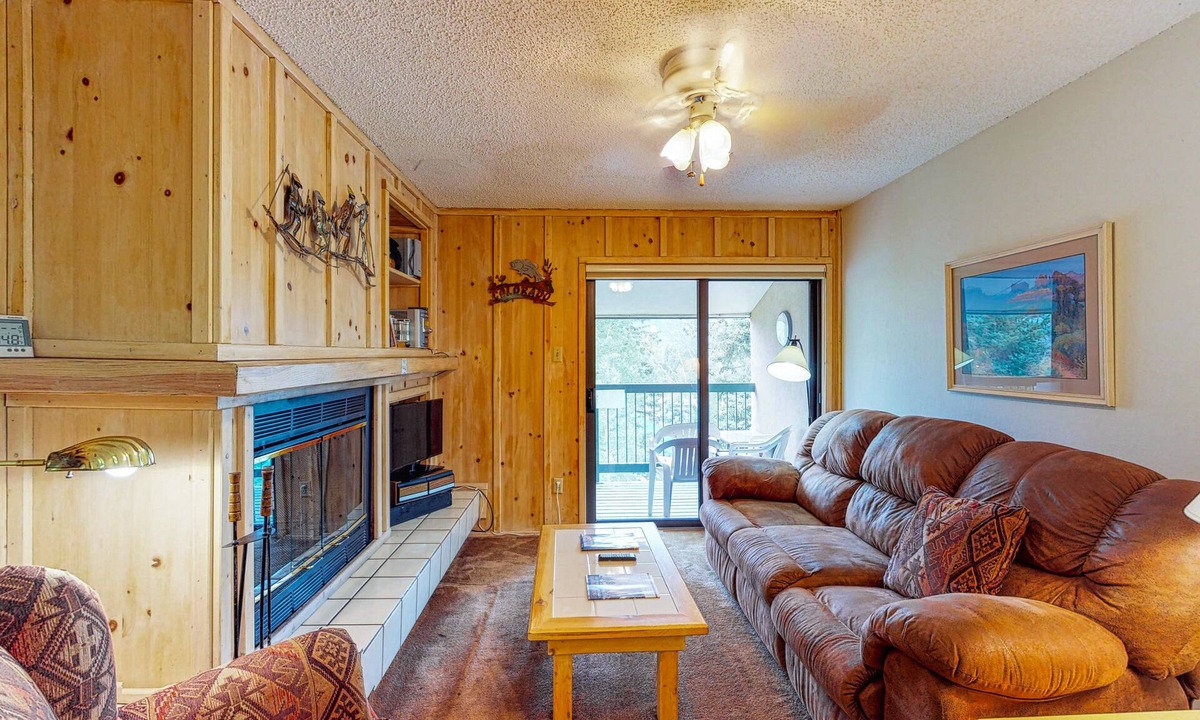 Purgatory Condo | Third-floor mountain-view condo within walking distance of slopes