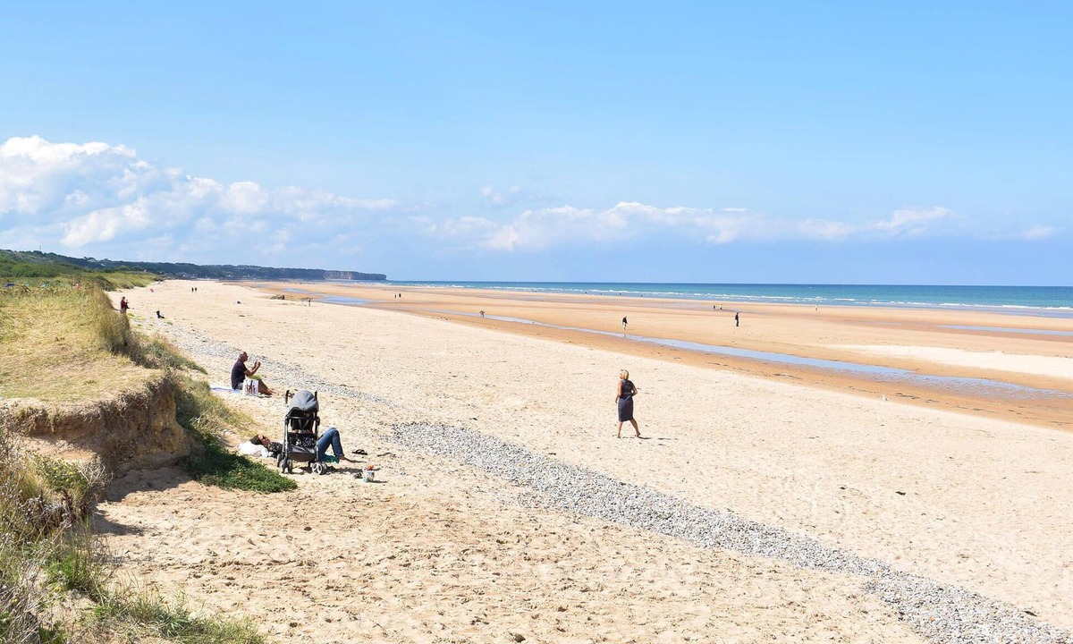 Saint-Germain-du-Pert House | This charming property in the countryside is a farm from the 18th century.