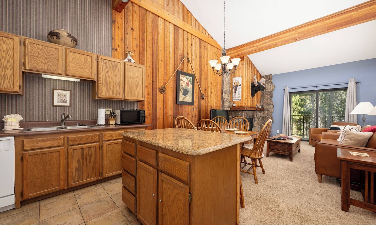 Winter Park Condo | This classic Winter Park condo has all that you need for your vacation