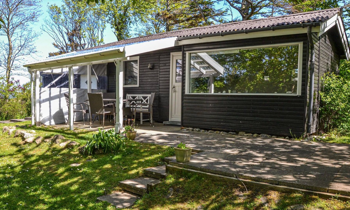 Hundested House | This cozy vacation accommodation is divided into two small houses, one with kitchen and one bedroom