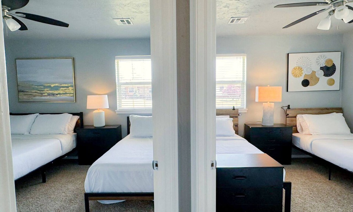 South Oklahoma City Apartment | This guest suite is a 3 bedroom(s), 2 bathrooms, located in Oklahoma City, OK.