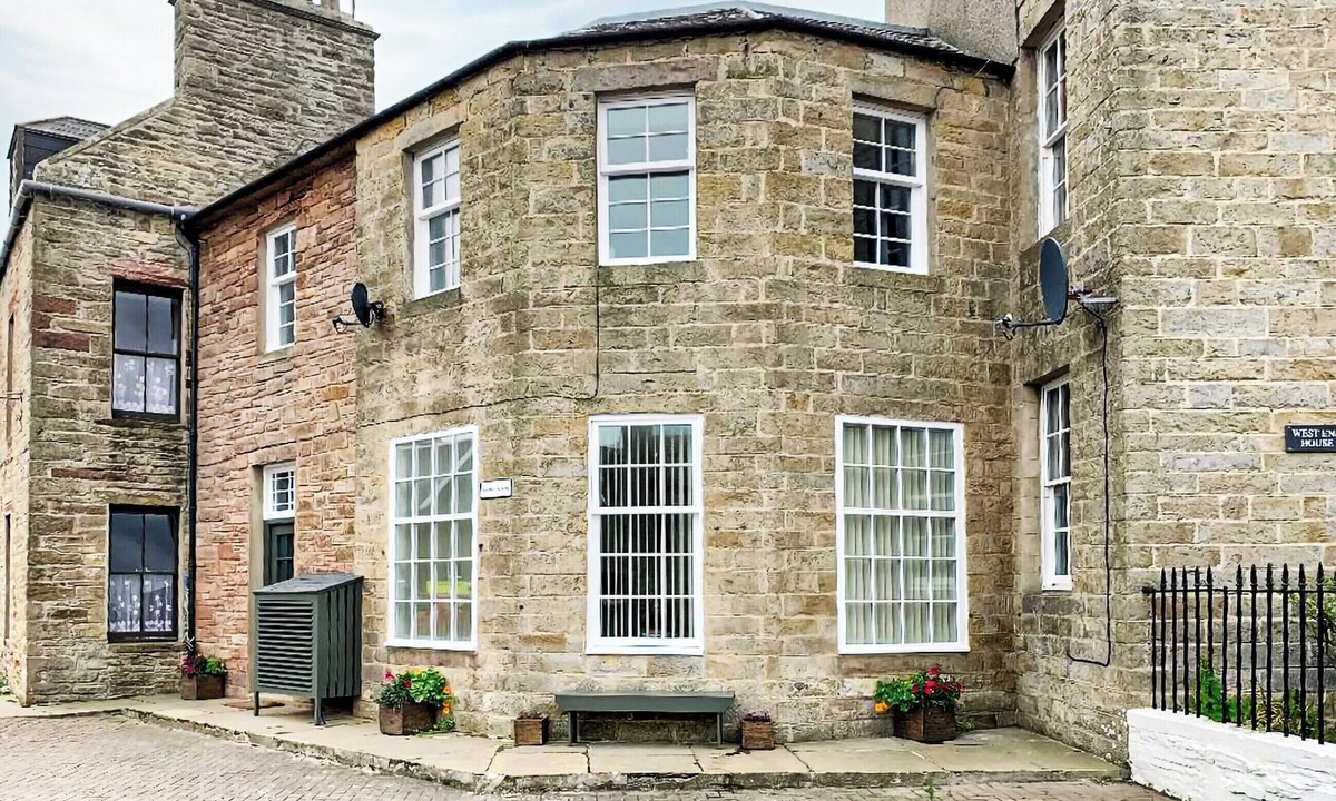 St. Margaret's Hope Cottage | This historic, luxurious property has so much going for it.