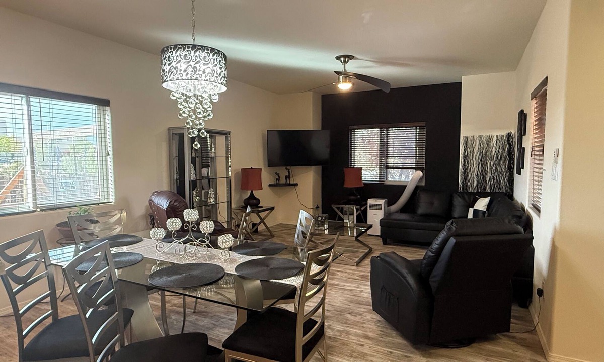 Santa Fe House | This house is a 3 bedroom(s), 2.5 bathrooms, located in Santa Fe, NM.