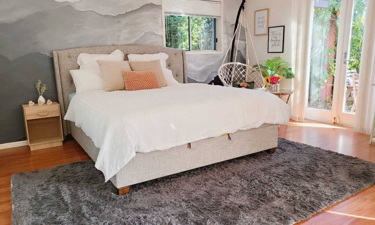 Aspley Apartment | This is a Huge Studio Comes With all Basic Amenities With a Private Access