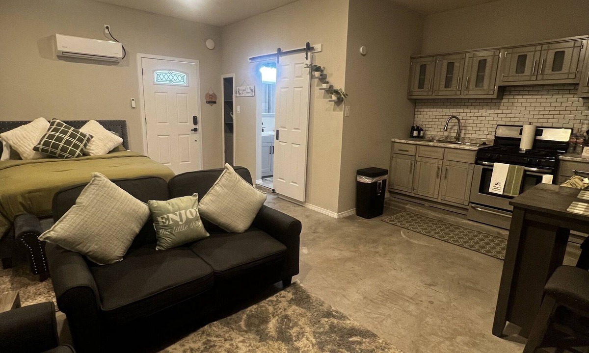 Horizon City Apartment | This is a luxuriously new cozy studio