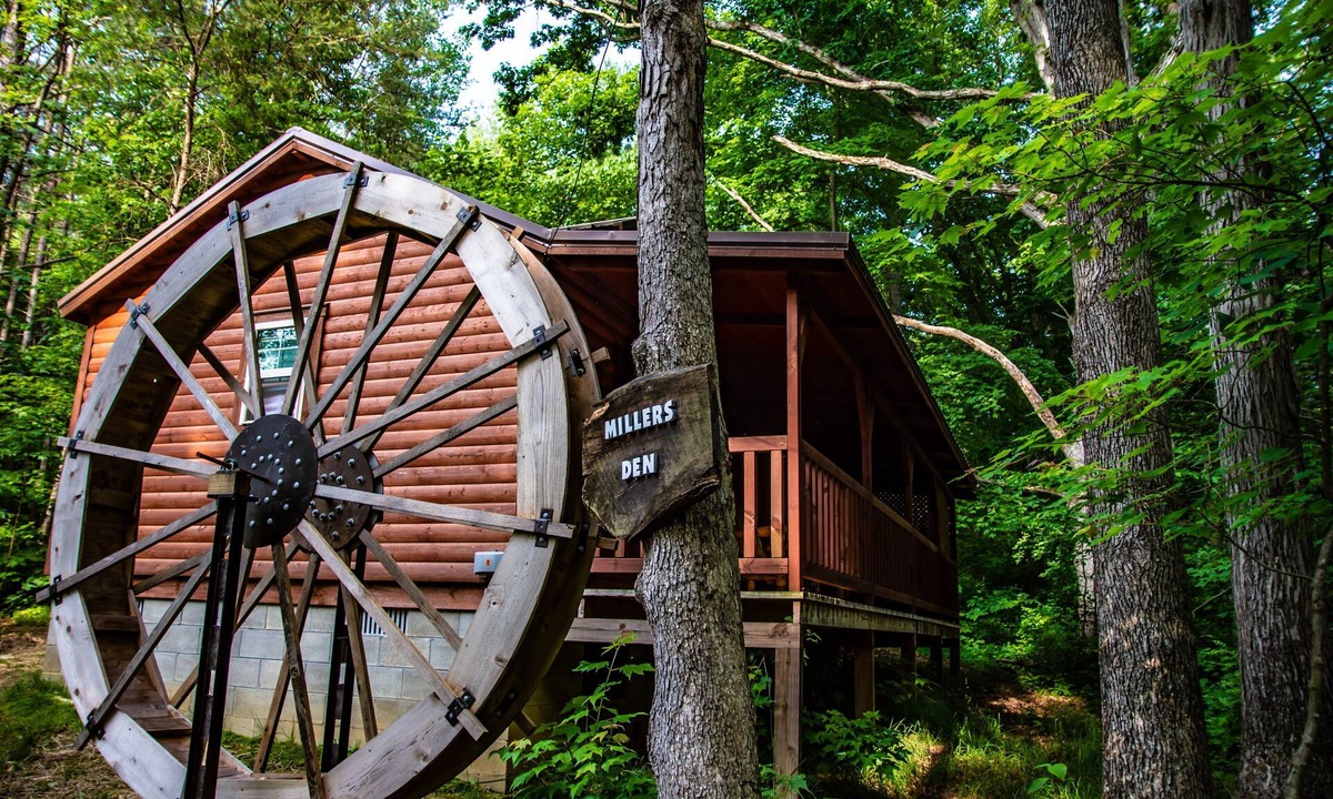 Carbon Hill Cabin | This is a must-see Cabin.