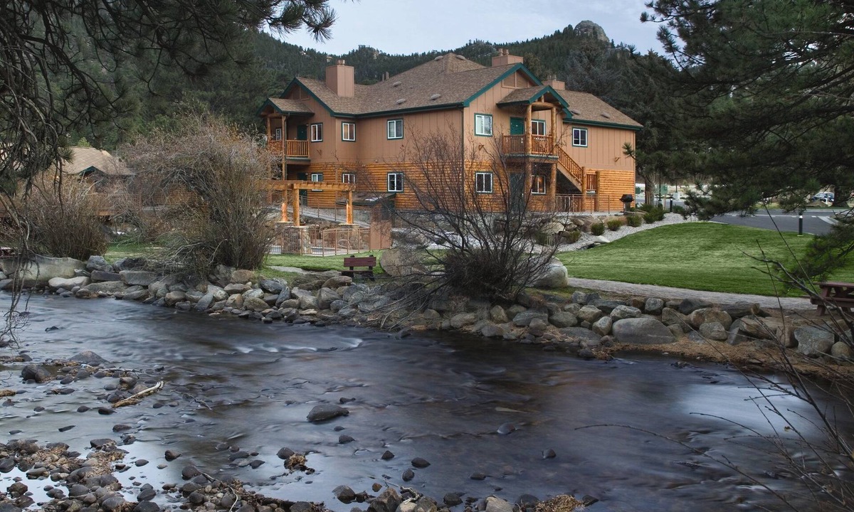 Estes Park Resort | This is as good as it gets!