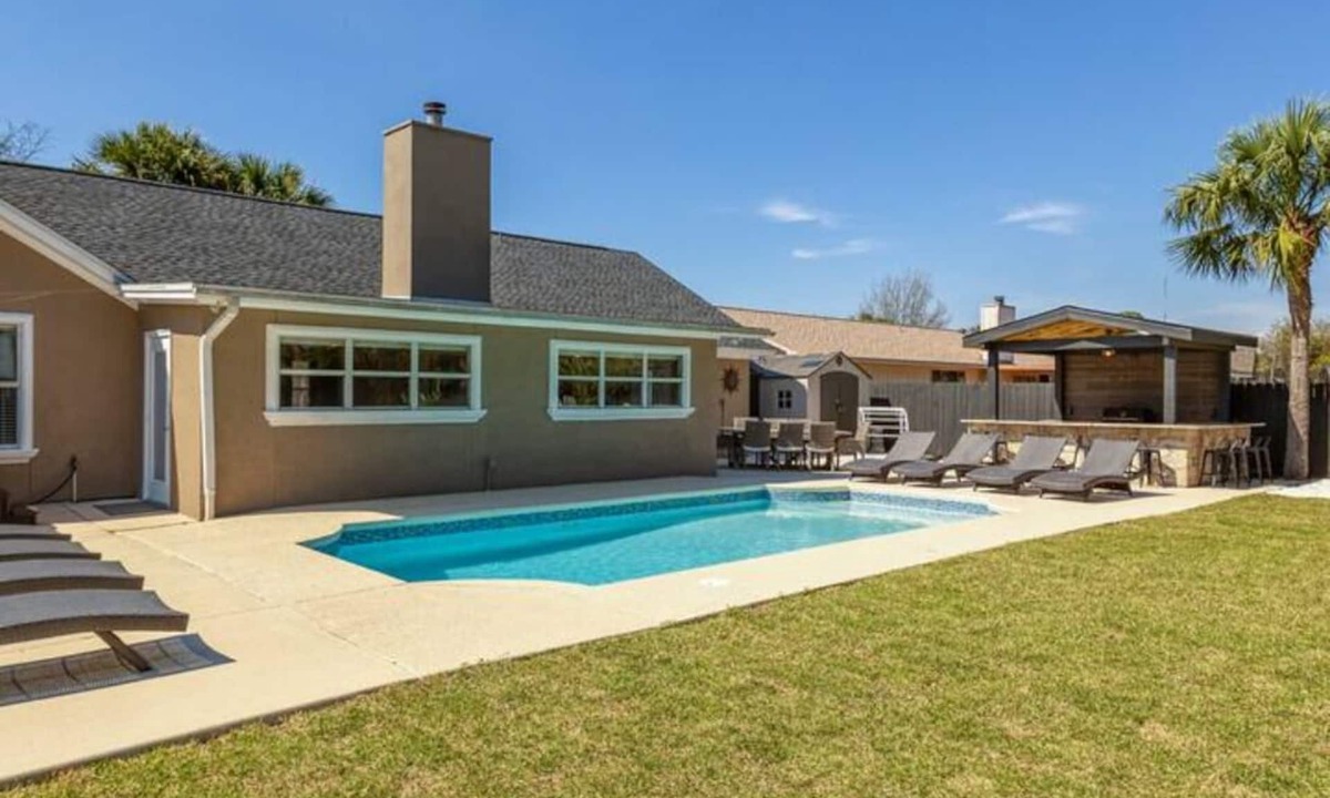 Thomas Drive House | This is the one! Coastal dream 4 min to the beach