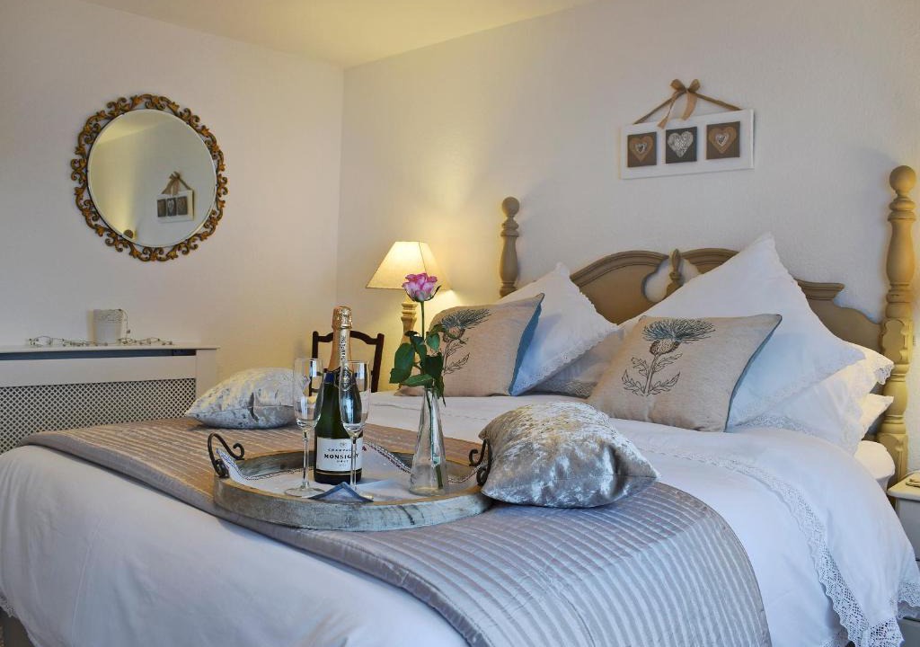 Crieff House | Thistle Cottage
