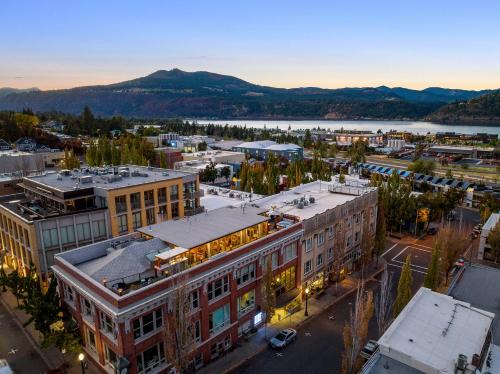 Hood River Hotel | Thistledown on Oak