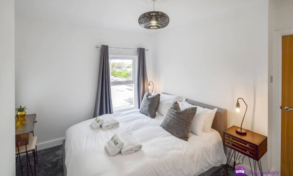 Salisbury Apartment | Thomas 1 bed Apt w/cathedral views - Stayseekers