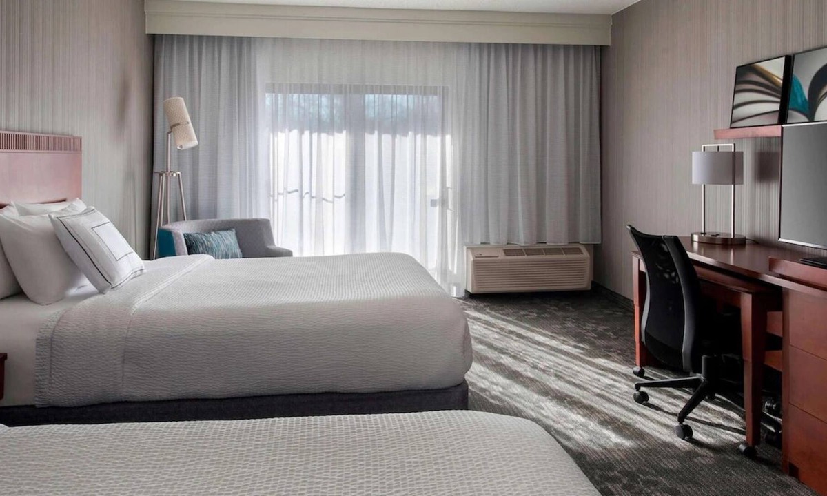 Mahwah House | Thomas Edison National Historical Park Tour! 2 Units! Pets Allowed, Parking!