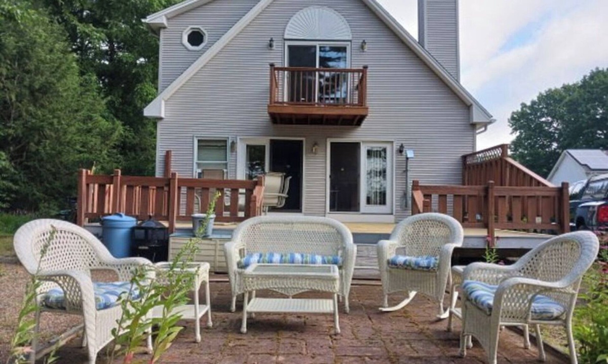 Palmer House | Thompson Lake Cape Cod, direct lake front with private lake dock.