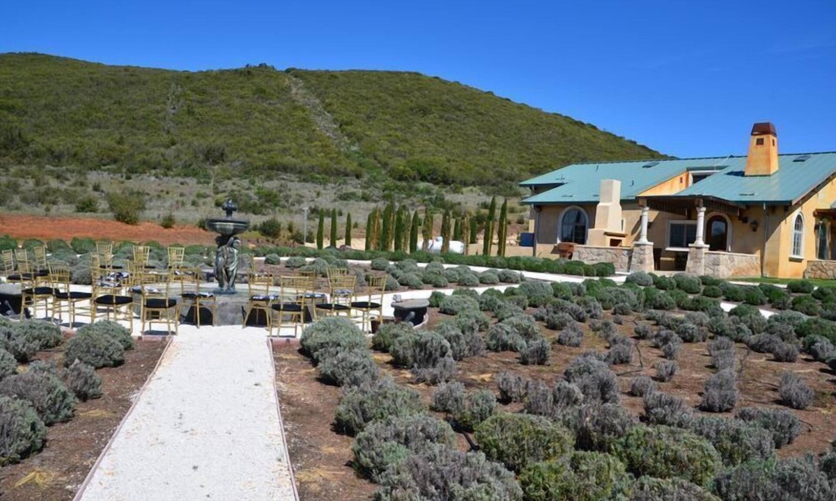 Clear Lake Bed & Breakfast | Thorn Hill Vineyard Villas