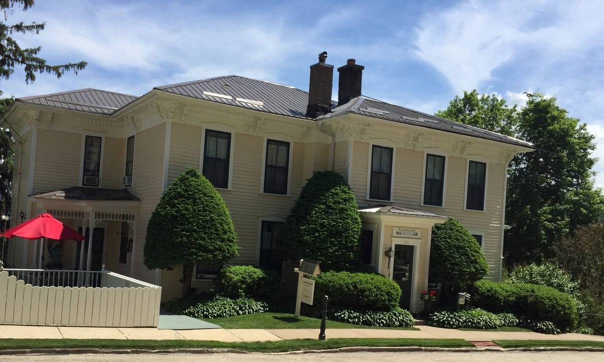 Lansing Bed & Breakfast | Thornton House B&B