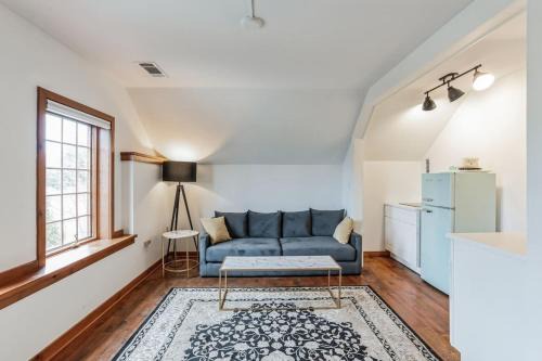 Cheyney Apartment | Thornton Studio with Kitchenette