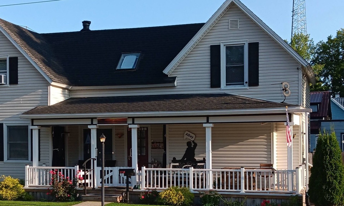 Alexandria Bay House | Thousand Islands FUN -easy 5-8 minutes walk to all