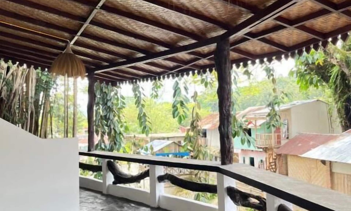Bukit Lawang Hostel | Thousands of Bottles