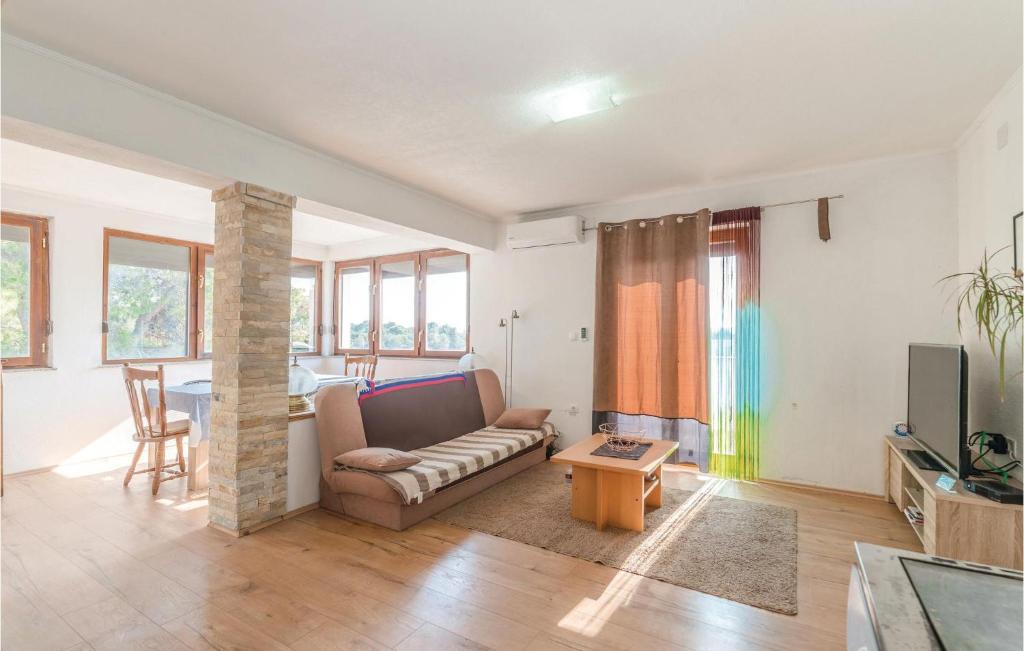 Biograd na Moru Apartment | Three-Bedroom Apartment in Biograd