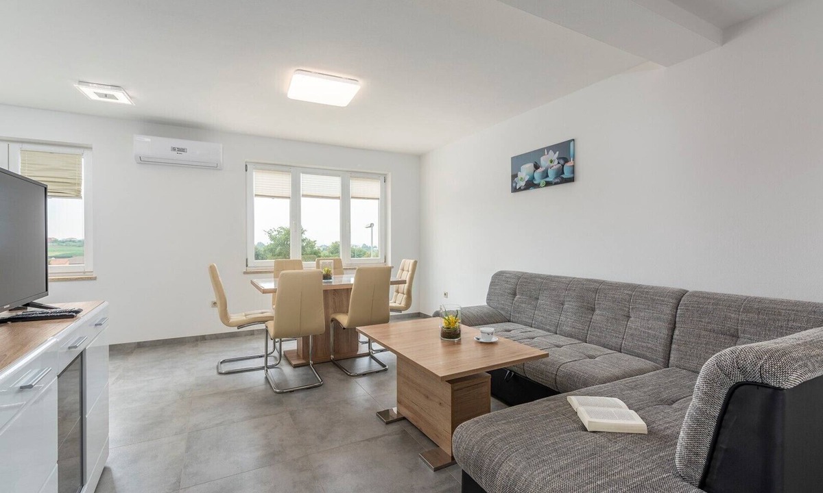 Dajla Apartment | Three-Bedroom Apartment Smilys II