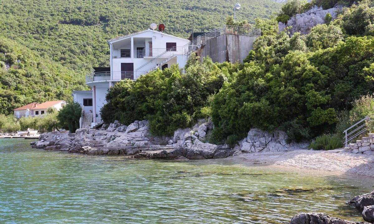 Orebic Apartment | Three bedroom apartment near beach Cove Velika Prapratna, Pelješac (A-10106-b)