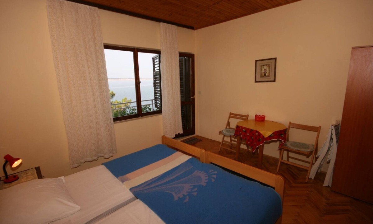 Starigrad Apartment | Three bedroom apartment near beach Starigrad, Paklenica (A-6589-a)