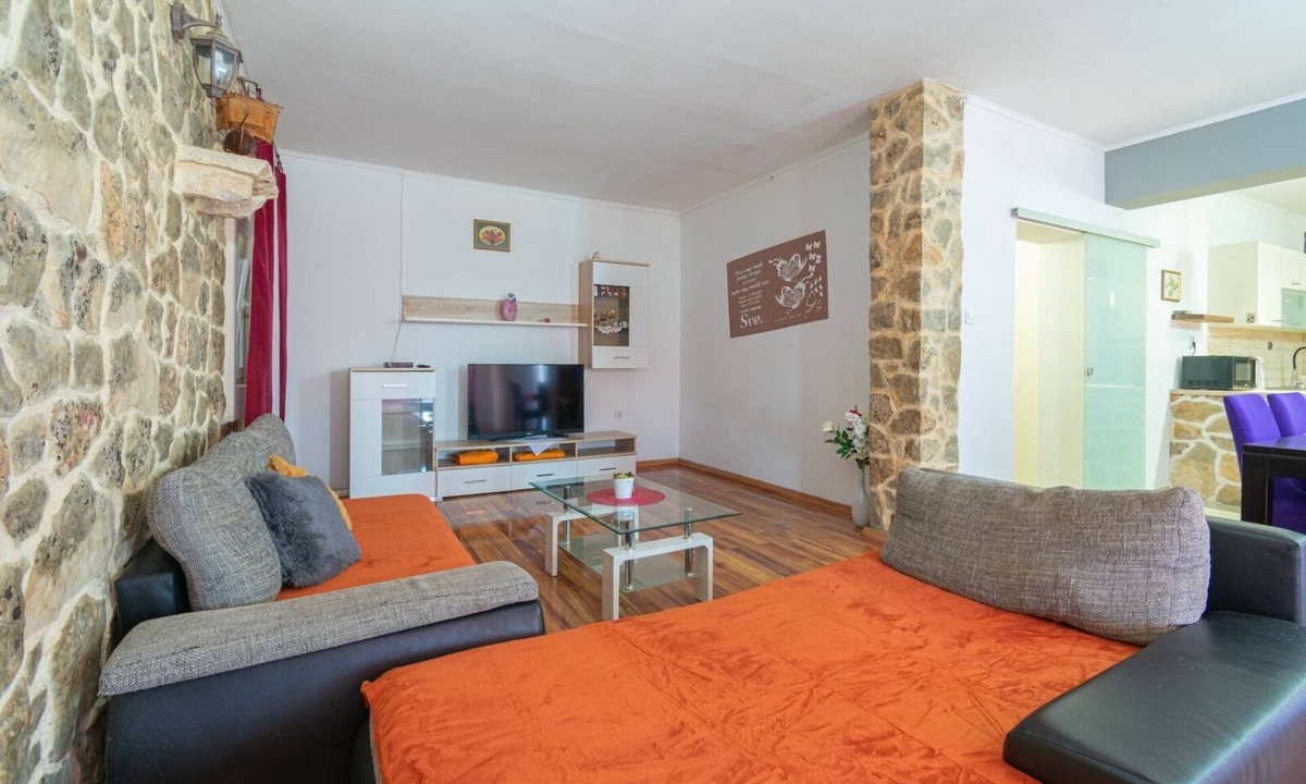 Bibinje Apartment | Three bedroom apartment with terrace and sea view Bibinje, Zadar (A-16188-a)