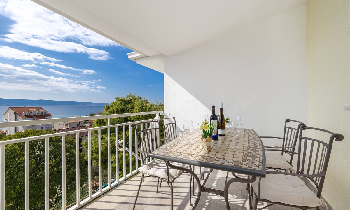 Duce Apartment | Three bedroom apartment with terrace and sea view Duće, Omiš (A-946-a)