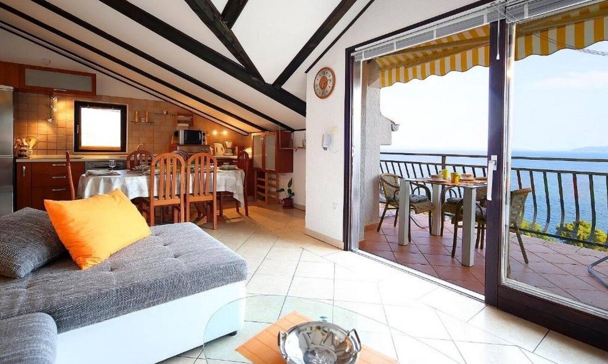 Icici Apartment | Three bedroom apartment with terrace and sea view Opatija (A-23795-a)