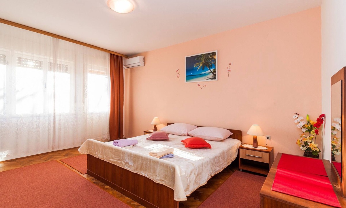 Privlaka Apartment | Three bedroom apartment with balcony Privlaka, Zadar (A-5747-a)